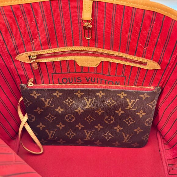 Louis Vuitton Neverfull MM Monogram Tote - Excellent Condition! - Picture 6 of 9